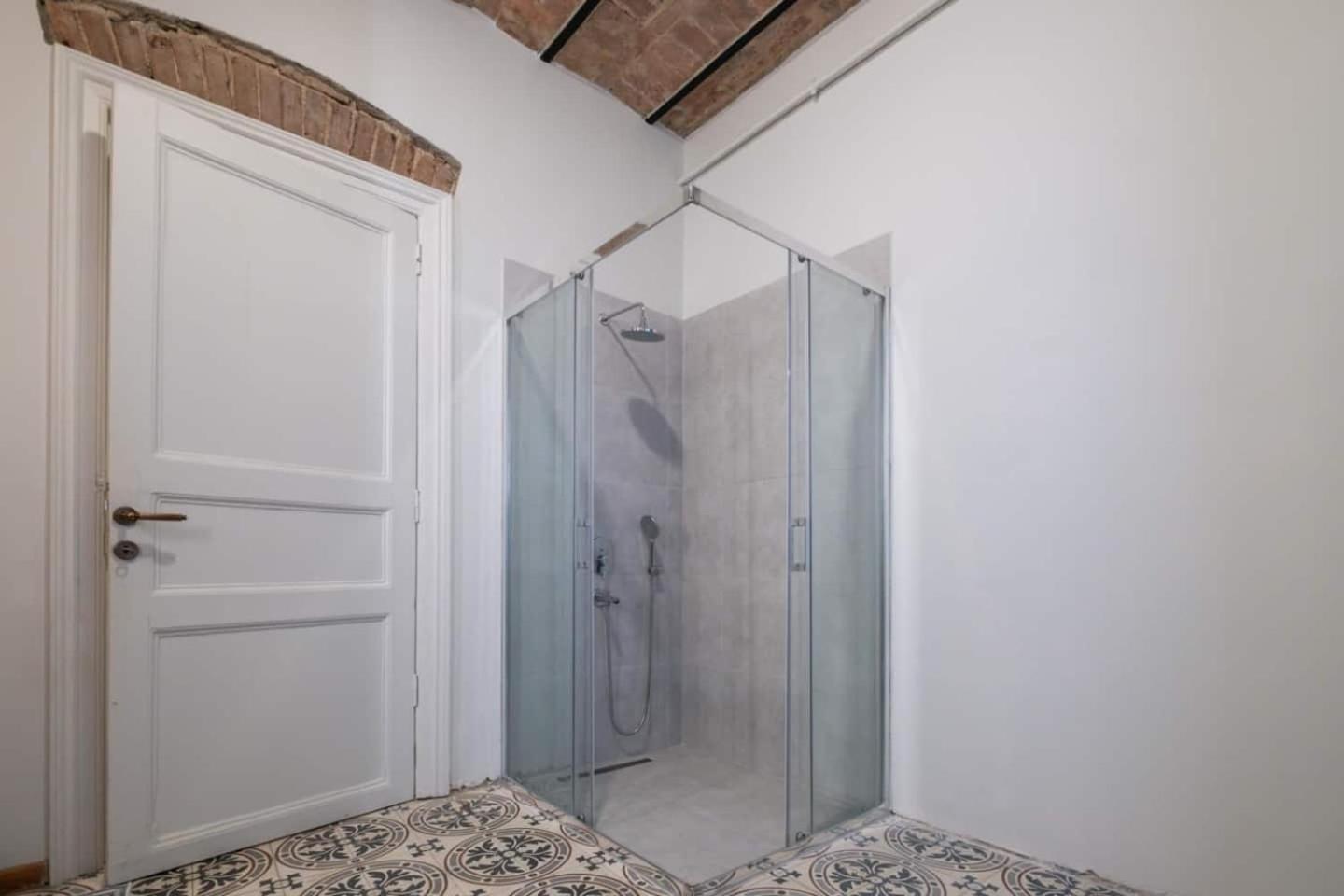 Spacious Rustic 2 Bedroom Few Steps From Galata Tower Daire