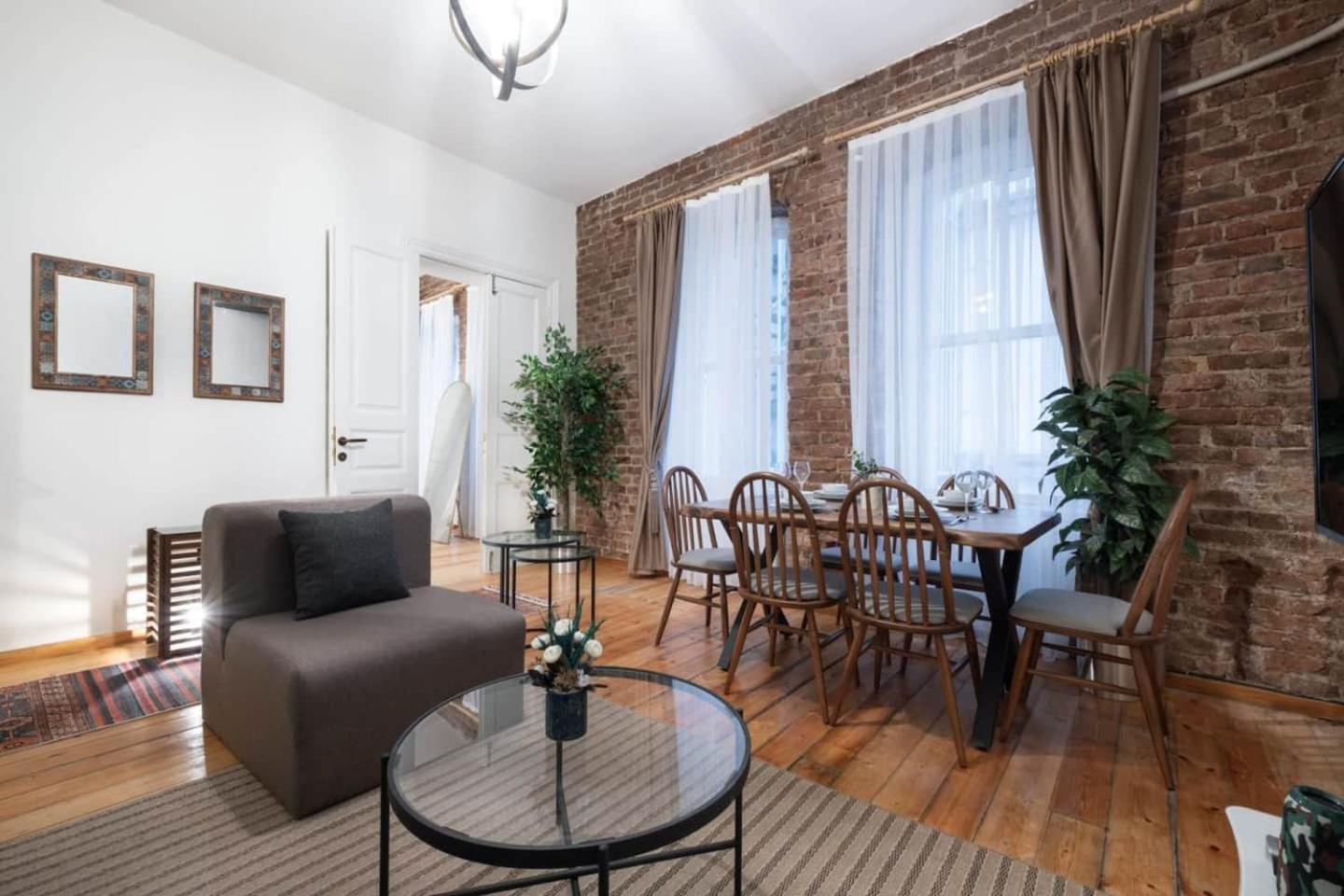 Daire Spacious Rustic 2 Bedroom Few Steps From Galata Tower *