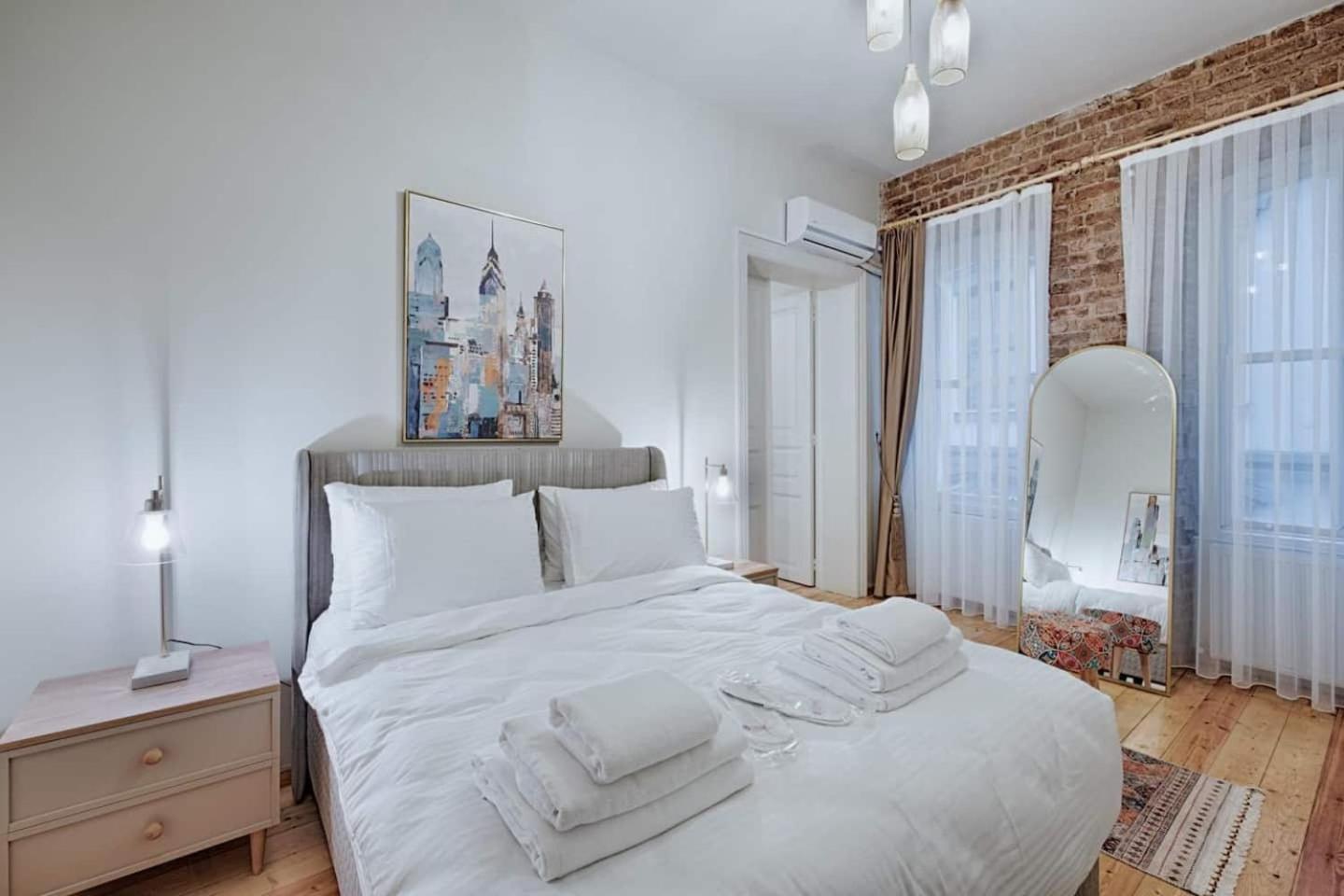 Daire Spacious Rustic 2 Bedroom Few Steps From Galata Tower
