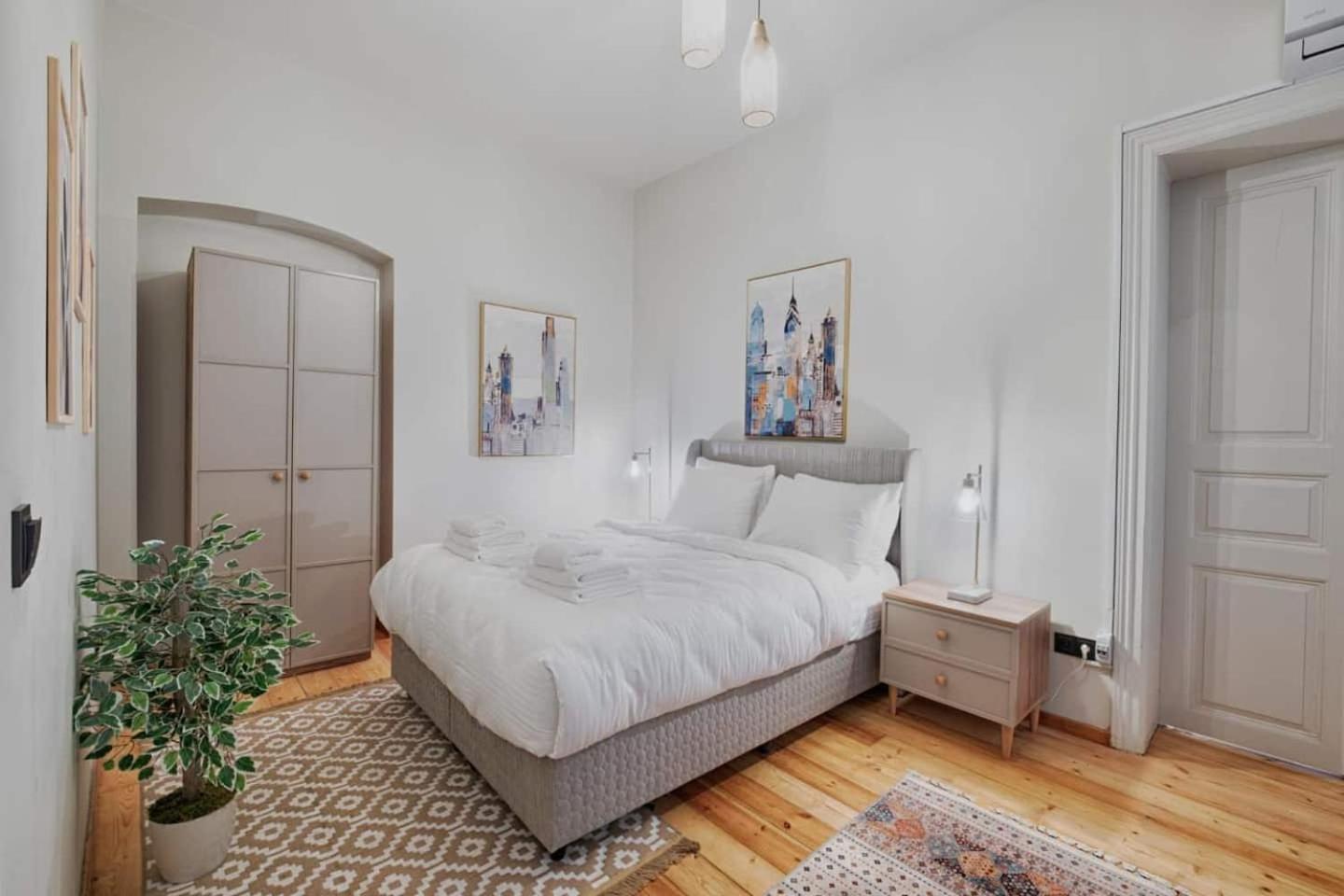 Spacious Rustic 2 Bedroom Few Steps From Galata Tower İstanbul