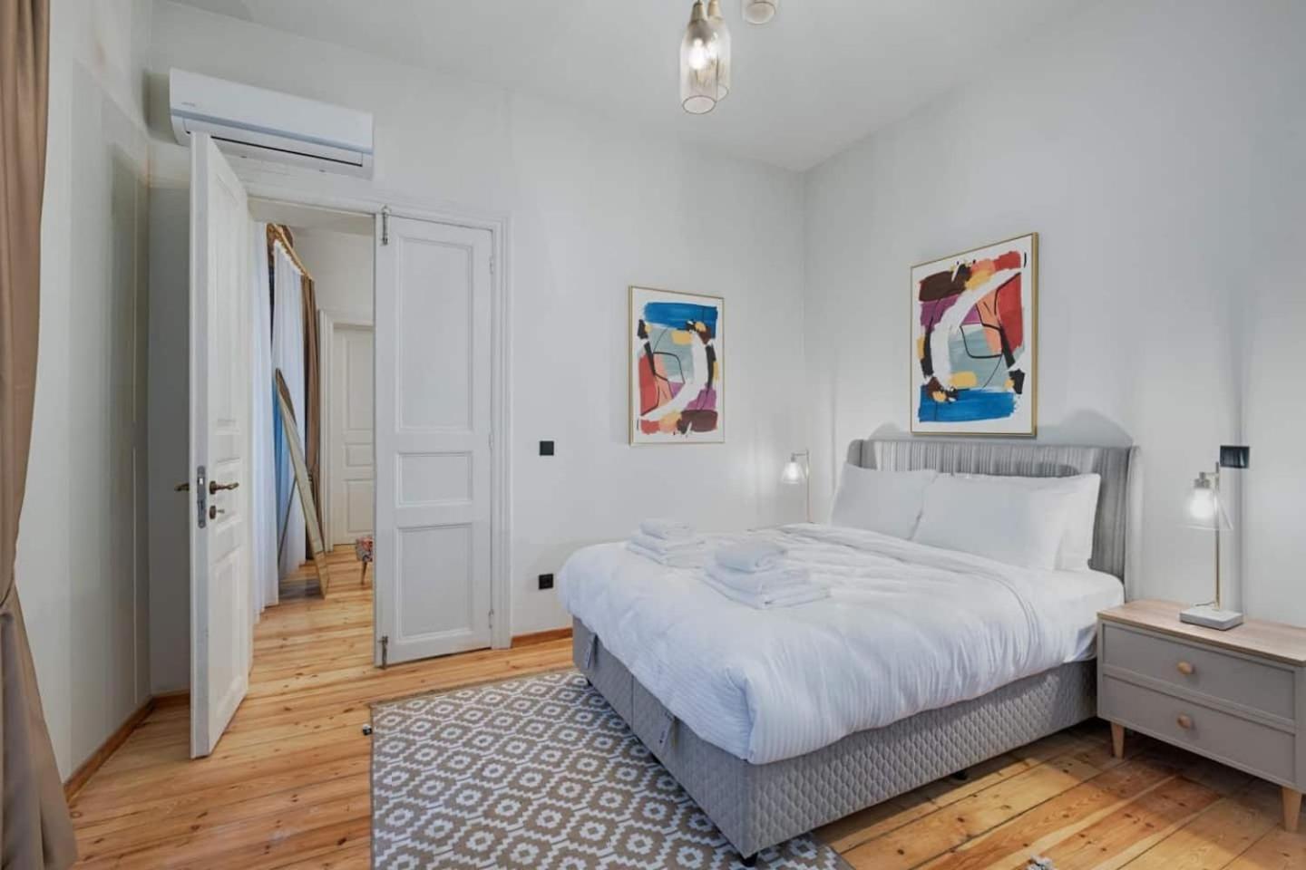 Spacious Rustic 2 Bedroom Few Steps From Galata Tower