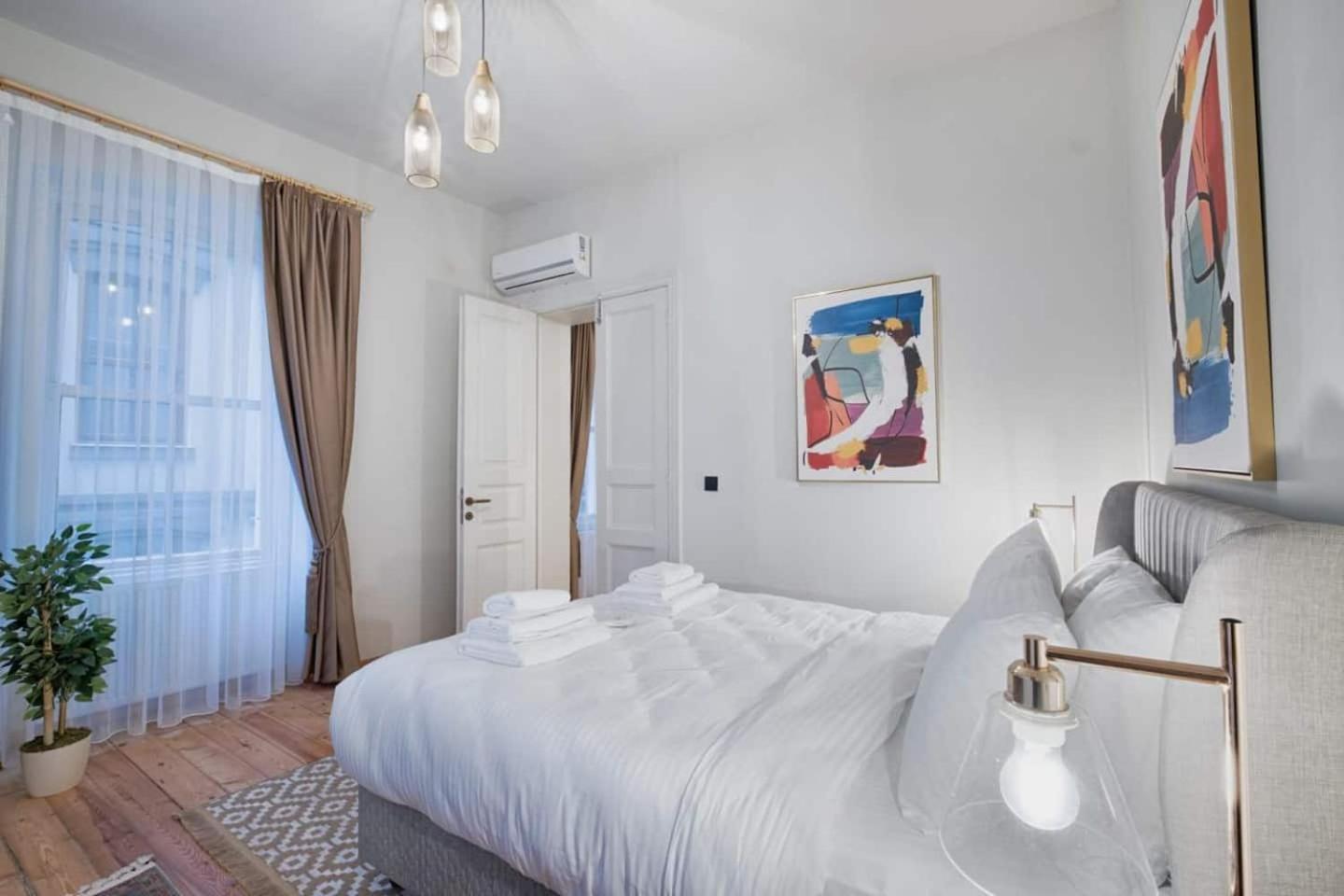 Spacious Rustic 2 Bedroom Few Steps From Galata Tower Daire *