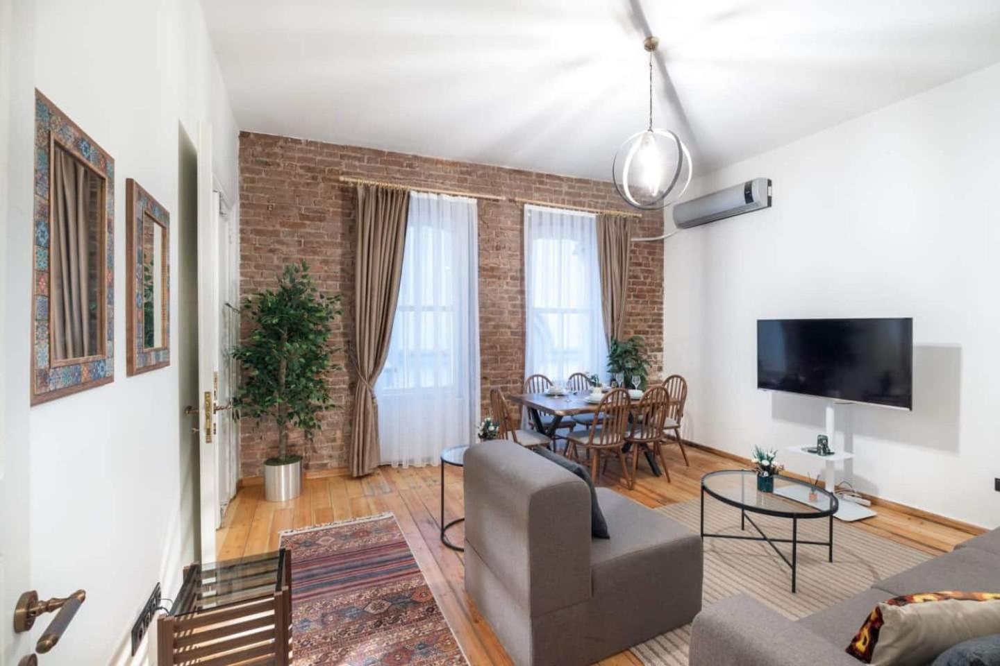 Spacious Rustic 2 Bedroom Few Steps From Galata Tower *