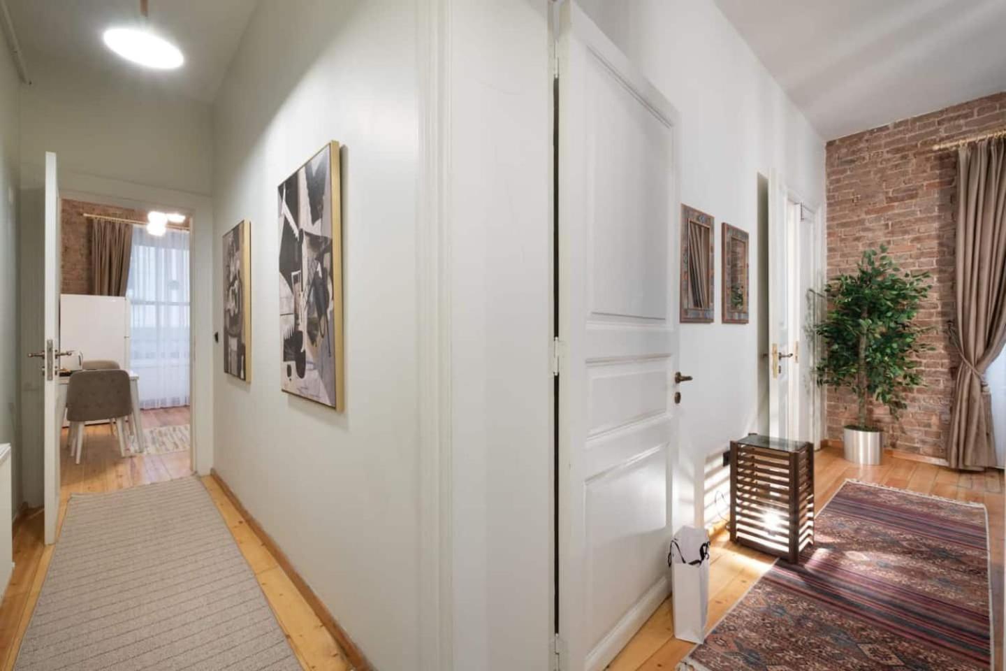 Spacious Rustic 2 Bedroom Few Steps From Galata Tower